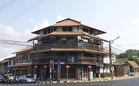 Velawarin Hotel